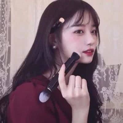 瑞幸重生：从挑战星巴克，变成挑战蜜雪冰城丨晚点小数据